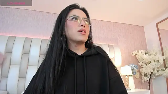 Rebeca jones online show from February 19, 2025, 1:17 pm