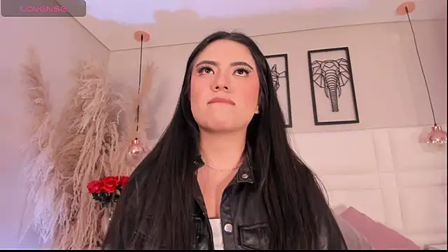 Rebeca jones online show from September 24, 2025, 12:19 pm