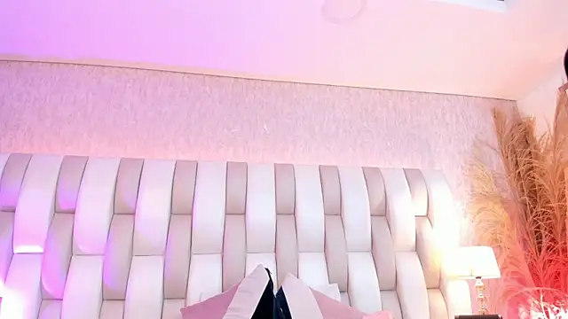 Rebeca jones online show from February 26, 2026, 12:37 pm