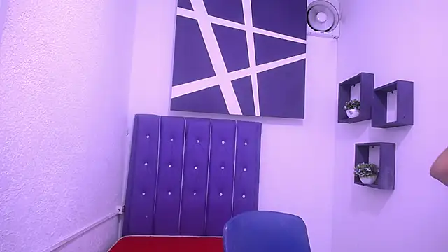 Snapshot of BeautyEyesxo chatting on February 13, 2025, 8:03 pm BeautyEyesxo online show from February 13, 2025, 8:03 pm