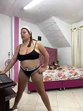 Snapshot of Rossestoner chatting on April 7, 2026, 3:40 am Rossestoner online show from April 7, 2026, 3:40 am