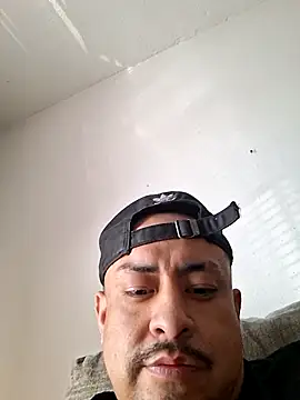 hungpenis210 online show from January 6, 2026, 9:18 pm