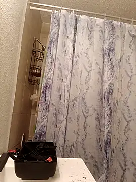 hungpenis210 online show from April 30, 2026, 2:23 pm