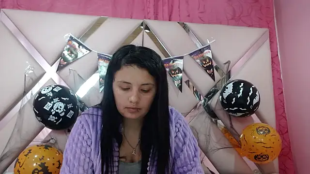 nathaly low1 online show from October 15, 2025, 2:22 am