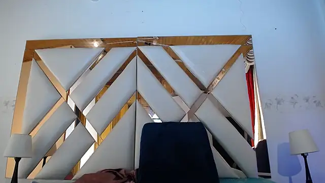 nathaly low1 online show from March 4, 2026, 12:55 pm