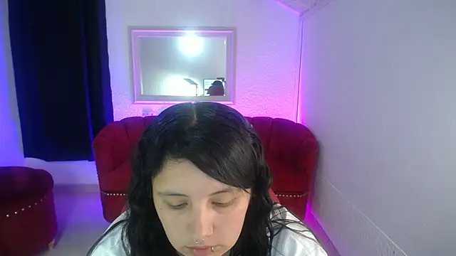 Snapshot of nathaly_low1 chatting on July 1, 2026, 1:34 pm nathaly low1 online show from July 1, 2026, 1:34 pm