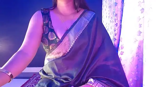 janifer001 online show from December 8, 2024, 4:04 am