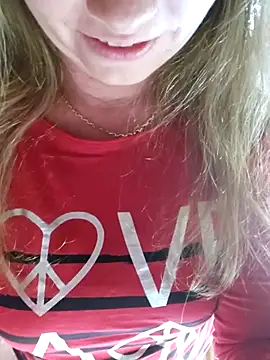 Snapshot of Pitufina_love chatting on September 12, 2025, 8:47 am Pitufina love online show from September 12, 2025, 8:47 am