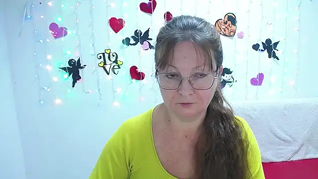 VanessaHotts online show from February 4, 2025, 9:07 am
