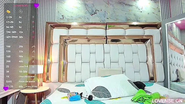 naughty ebonyy online show from March 12, 2025, 3:02 am