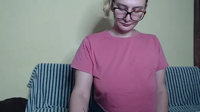 Snapshot of alicesweet21 chatting on February 7, 2025, 6:24 am alicesweet21 online show from February 7, 2025, 6:24 am