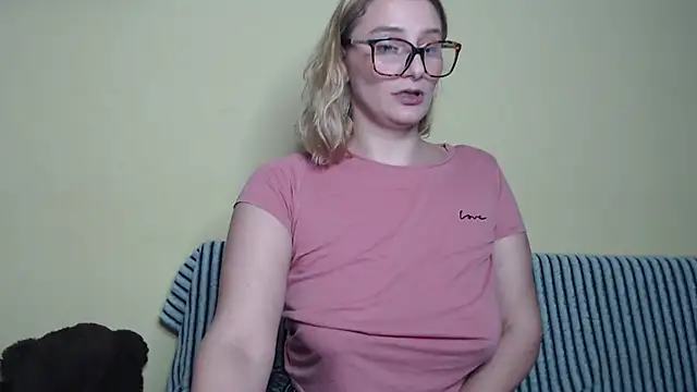 Snapshot of alicesweet21 chatting on February 8, 2025, 10:19 pm alicesweet21 online show from February 8, 2025, 10:19 pm