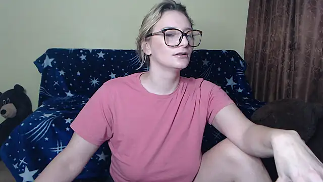 Snapshot of alicesweet21 chatting on February 25, 2025, 5:19 am alicesweet21 online show from February 25, 2025, 5:19 am