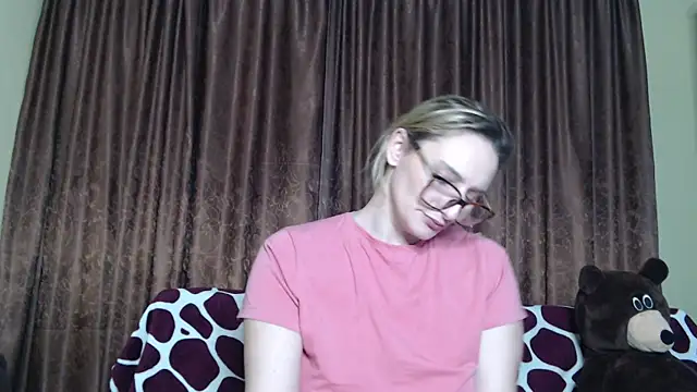 Snapshot of alicesweet21 chatting on March 4, 2025, 3:55 am alicesweet21 online show from March 4, 2025, 3:55 am