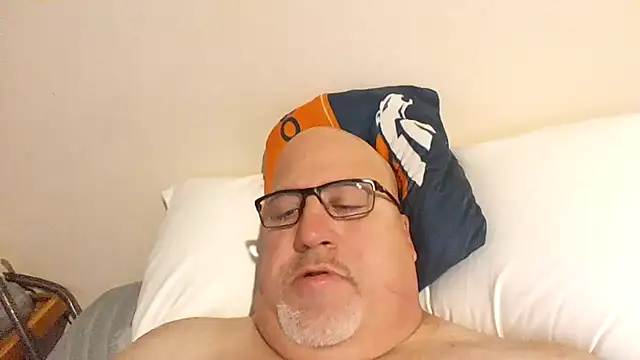 Snapshot of Bigbear0563 chatting on February 2, 2025, 5:37 pm Bigbear0563 online show from February 2, 2025, 5:37 pm