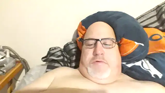 Snapshot of Bigbear0563 chatting on February 8, 2025, 3:42 pm Bigbear0563 online show from February 8, 2025, 3:42 pm