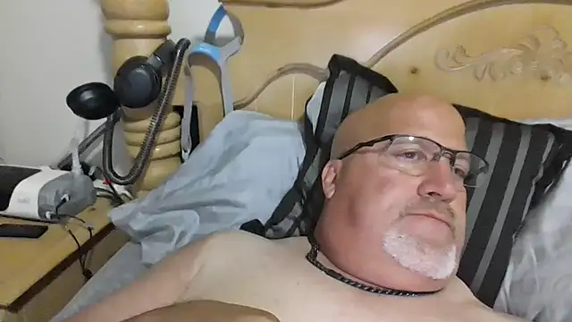 Snapshot of Bigbear0563 chatting on September 21, 2025, 5:42 am Bigbear0563 online show from September 21, 2025, 5:42 am