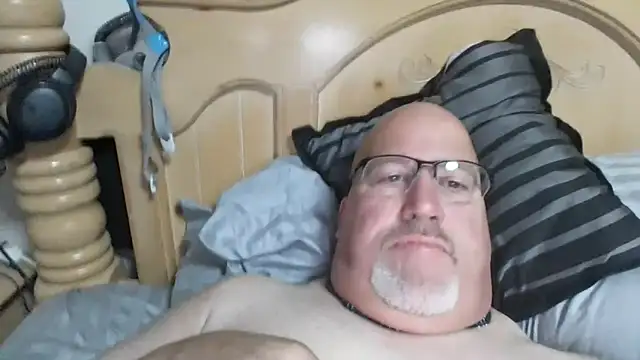 Snapshot of Bigbear0563 chatting on October 7, 2025, 4:26 pm Bigbear0563 online show from October 7, 2025, 4:26 pm