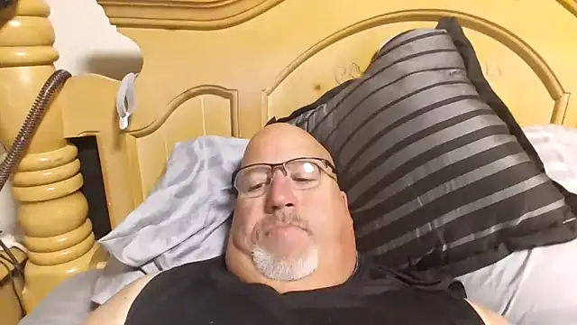 Snapshot of Bigbear0563 chatting on October 11, 2025, 2:26 pm Bigbear0563 online show from October 11, 2025, 2:26 pm