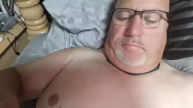 Snapshot of Bigbear0563 chatting on October 14, 2025, 3:57 pm Bigbear0563 online show from October 14, 2025, 3:57 pm