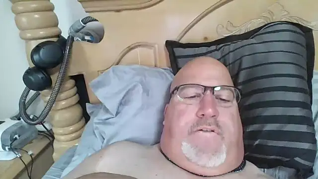 Snapshot of Bigbear0563 chatting on October 23, 2025, 2:27 pm Bigbear0563 online show from October 23, 2025, 2:27 pm