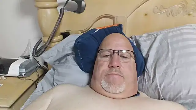 Bigbear0563 online show from April 8, 2026, 3:45 pm