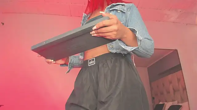 Emmily Savage online show from February 18, 2025, 10:27 am