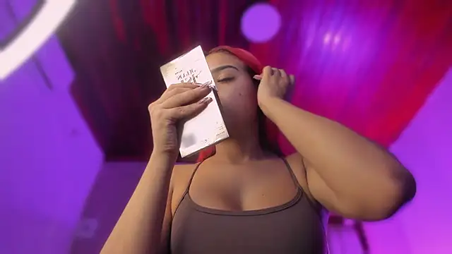 Emmily Savage online show from March 13, 2026, 11:50 am