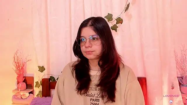 Snapshot of Mey_moon chatting on February 20, 2025, 8:03 pm Mey moon online show from February 20, 2025, 8:03 pm