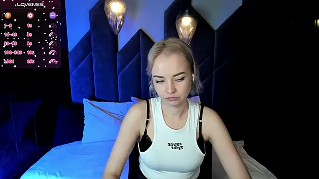 StephanieSweety online show from February 18, 2025, 5:10 pm