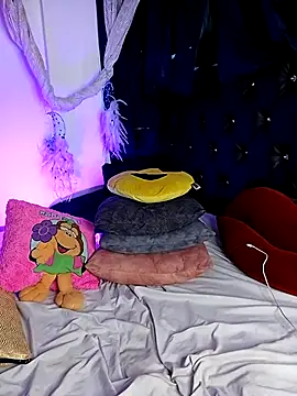 Piafisher1 online show from March 21, 2025, 4:07 pm