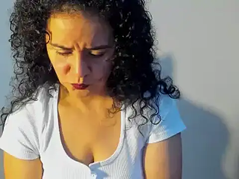 Sami Hotie1 online show from February 4, 2025, 8:17 pm