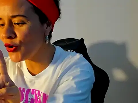 Sami Hotie1 online show from February 9, 2025, 8:34 pm