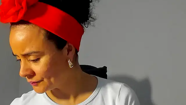 Sami Hotie1 online show from September 14, 2025, 8:19 pm