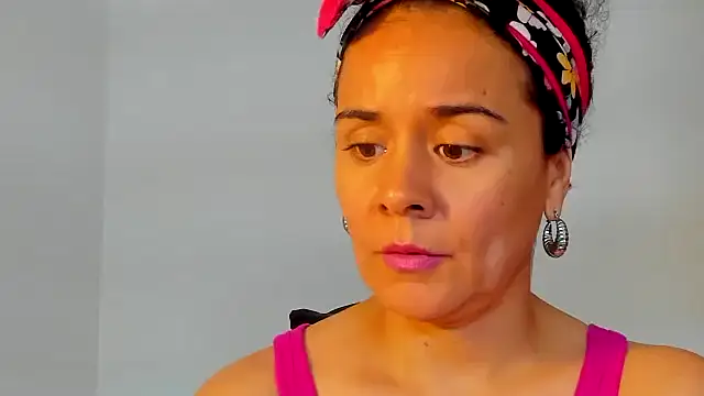 Sami Hotie1 online show from September 17, 2025, 9:05 pm