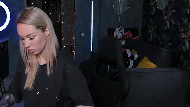 Blckmirrorr online show from October 22, 2025, 4:24 am