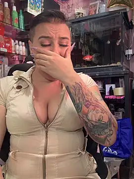 TamySweetness online show from October 2, 2025, 6:04 pm