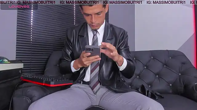 Snapshot of massimo_g chatting on April 17, 2026, 12:52 pm massimo g online show from April 17, 2026, 12:52 pm