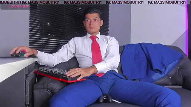 Snapshot of massimo_g chatting on May 3, 2026, 11:44 pm massimo g online show from May 3, 2026, 11:44 pm