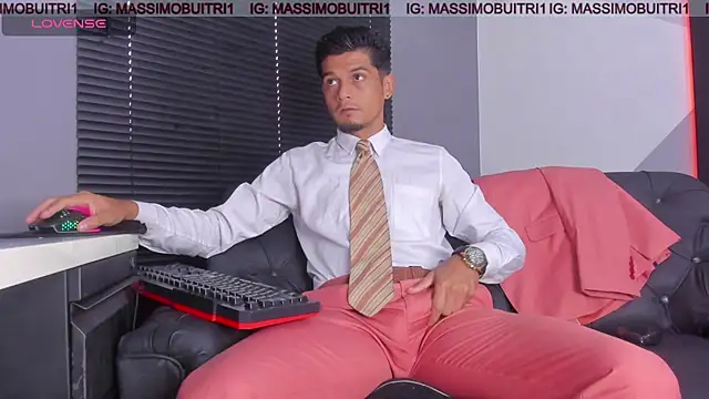Snapshot of massimo_g chatting on June 6, 2026, 11:59 am massimo g online show from June 6, 2026, 11:59 am