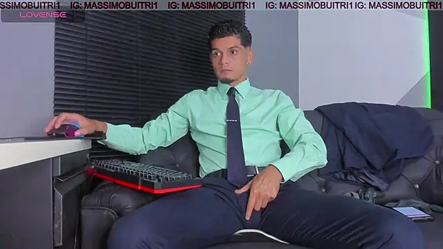 Snapshot of massimo_g chatting on June 10, 2026, 12:11 am massimo g online show from June 10, 2026, 12:11 am