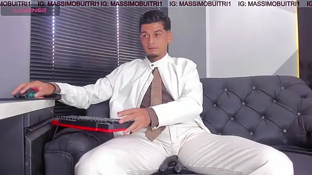 Snapshot of massimo_g chatting on June 11, 2026, 12:58 pm massimo g online show from June 11, 2026, 12:58 pm