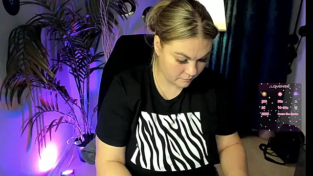 Snapshot of ZenaPallmer chatting on October 11, 2025, 7:12 pm ZenaPallmer online show from October 11, 2025, 7:12 pm