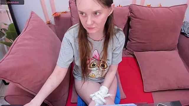 JannaVerdi  online show from October 28, 2025, 6:28 am