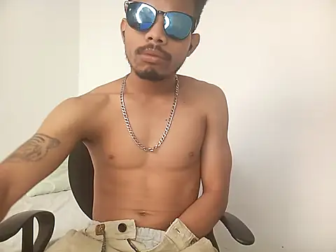 Snapshot of danidiazto2023 chatting on March 3, 2025, 9:05 pm danidiazto2023 online show from March 3, 2025, 9:05 pm