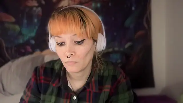 FRRANNKIE online show from February 12, 2026, 1:55 am