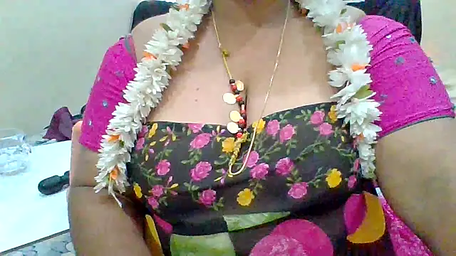 Snapshot of archanatelugu9 chatting on January 30, 2025, 5:19 am archanatelugu9 online show from January 30, 2025, 5:19 am