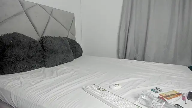 BlueEyesLexy online show from February 3, 2026, 5:05 am