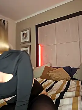 TARA-FUN online show from October 30, 2025, 6:08 pm