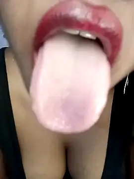 Snapshot of Hotlisa chatting on January 7, 2025, 5:20 pm Hotlisa online show from January 7, 2025, 5:20 pm